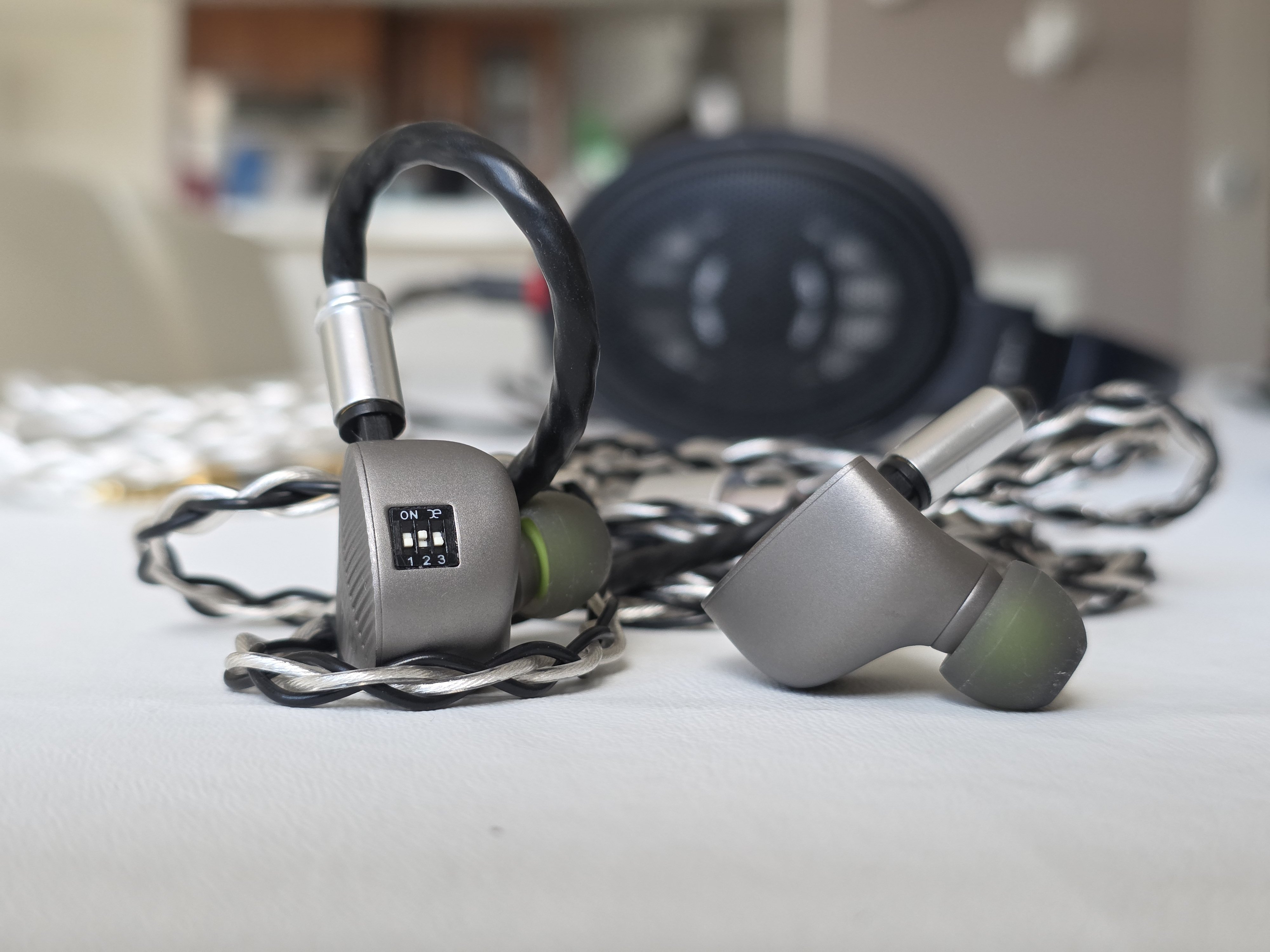 Night Oblivion Butastur thread & New Uranium - Thread Gallery