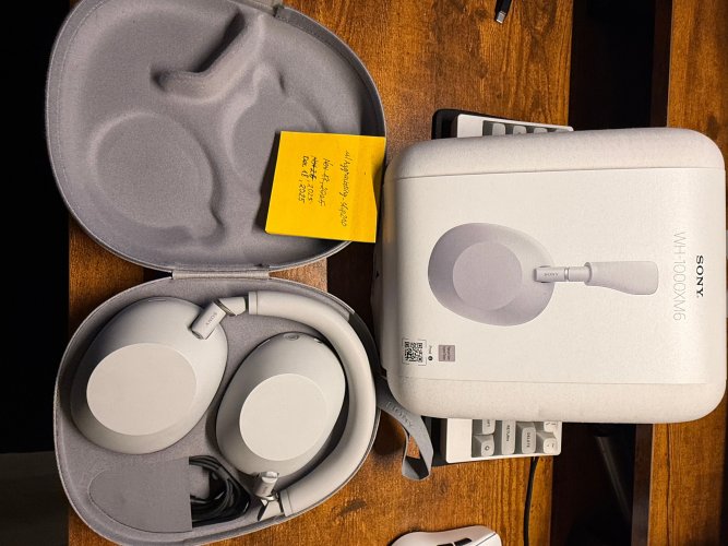 Sony WH-1000XM6, XM6 in Platinum Silver | Headphone Reviews and ...