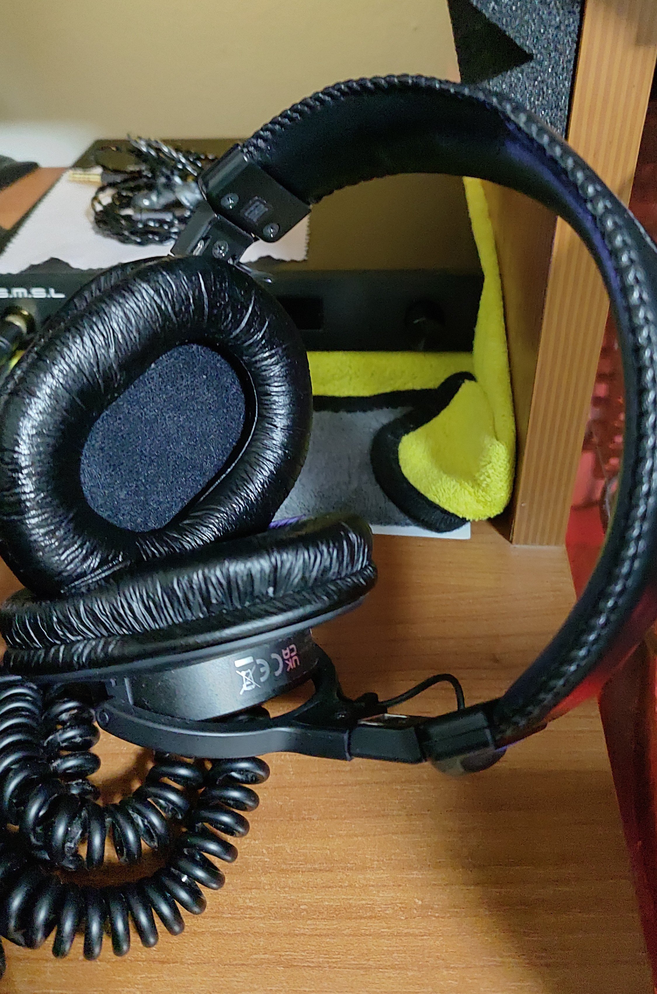 Sony MDR7506 Professional Large Diaphragm Headphone - Reviews