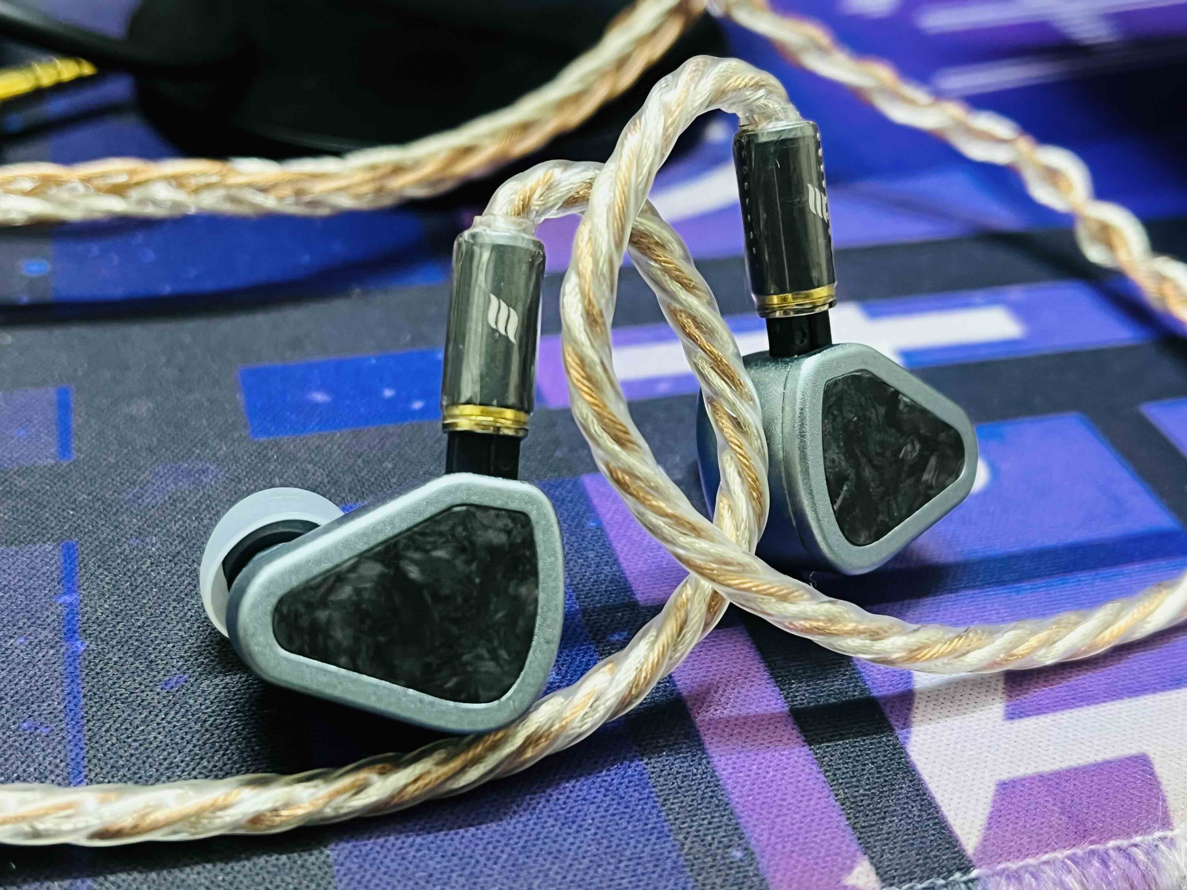 Symphonium Audio Giant - Reviews | Headphone Reviews and