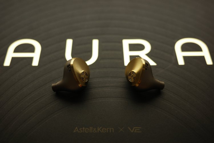 Vision Ears Aura 美品 Luxurious Sound and Design Astell&Kern x Vision Ears Aura | Bloom