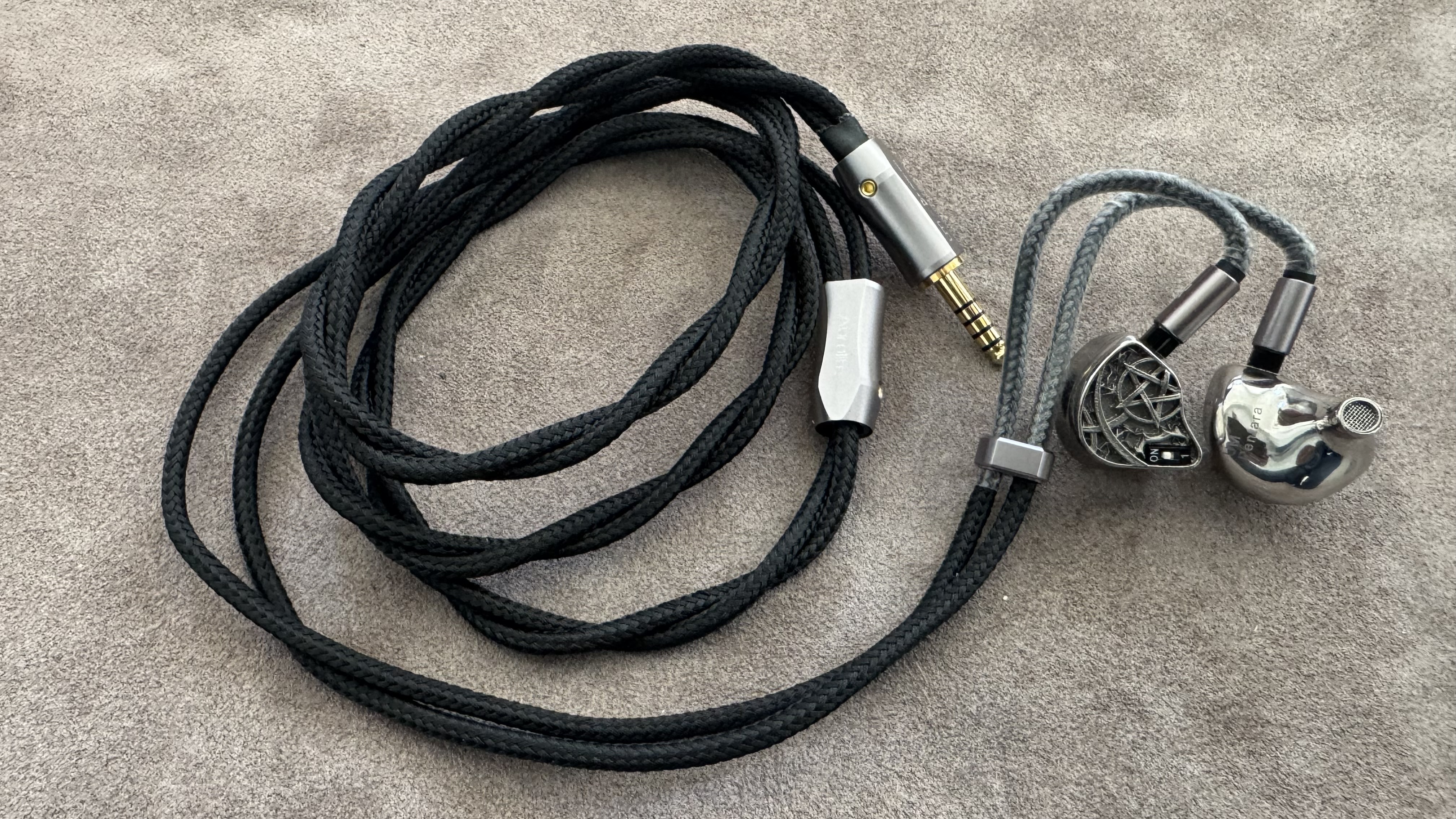 Sold: UNIQUE MELODY & MUSICTECK PENTARA | Headphone Reviews and