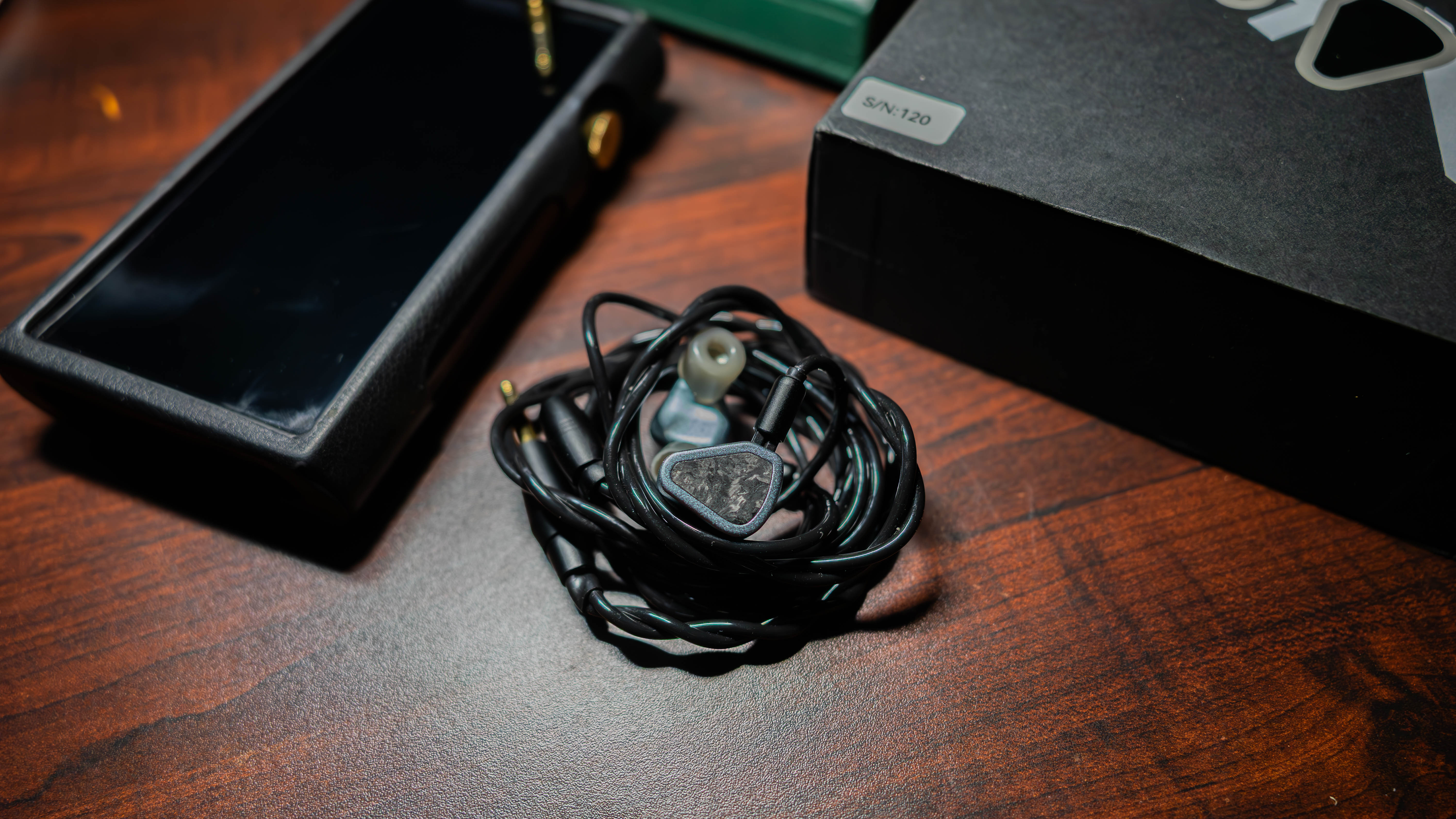 Symphonium Giant イヤホン Symphonium Audio Giant In-Ear Headphones – Headphones.com