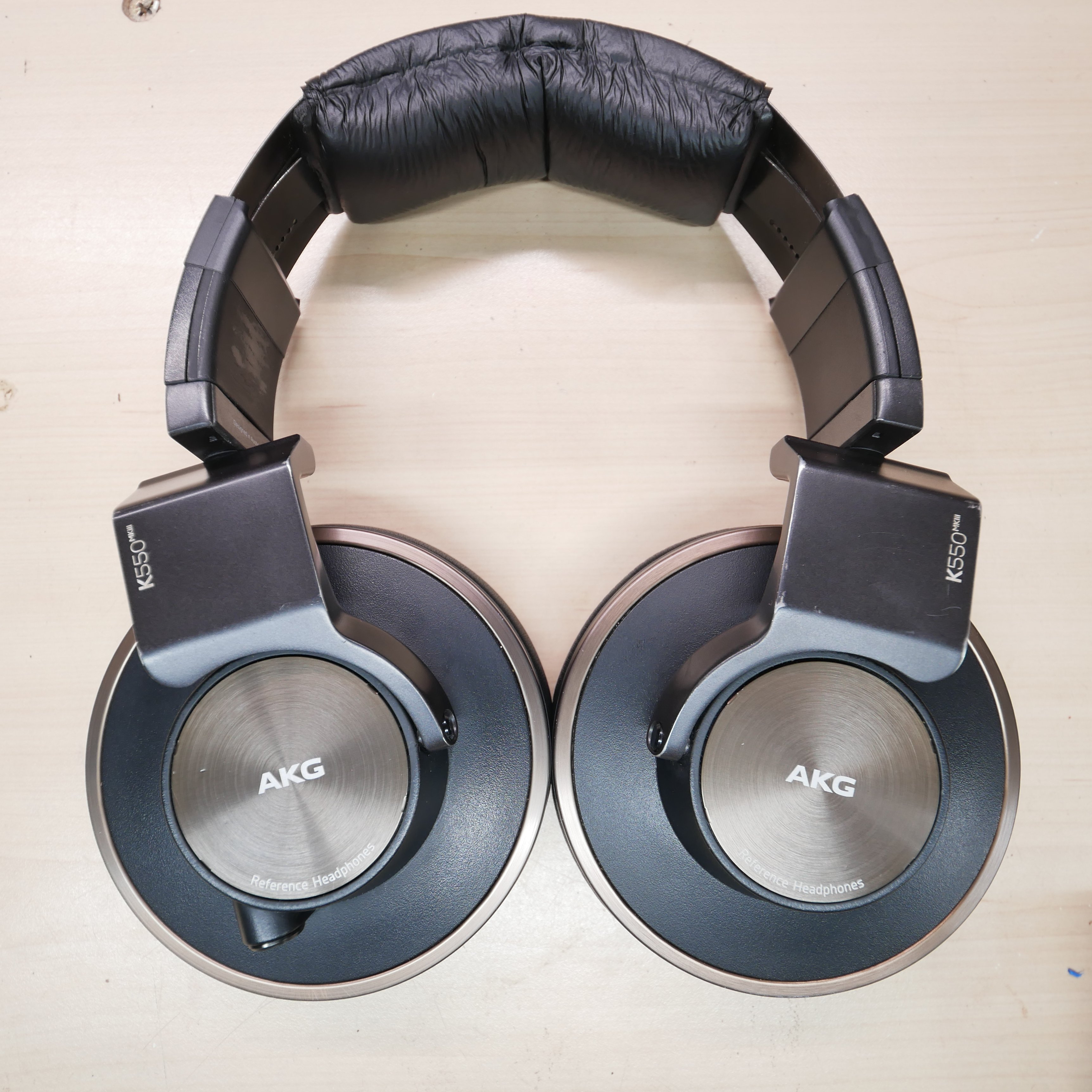 AKG　アーカーゲー　K550　ブラック　ゴム劣化 AKG K550 MKIII | Closed-back reference over-ear headphones.