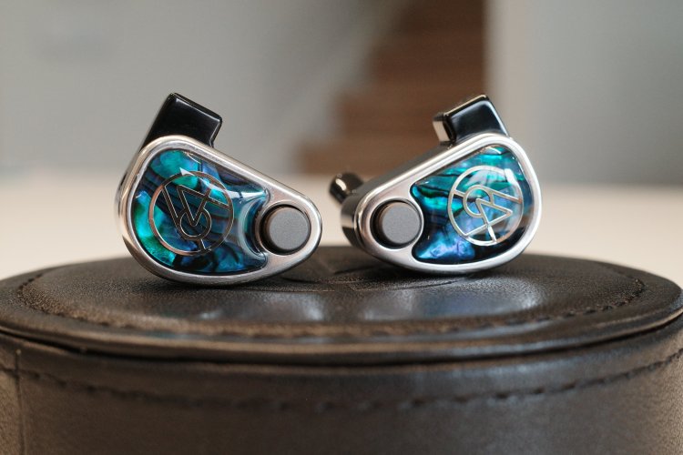 64 AUDIO Nio 中古美品 64 AUDIO Nio Galaxy Limited (2023) 現状品ランク 中古｜フジヤエービック