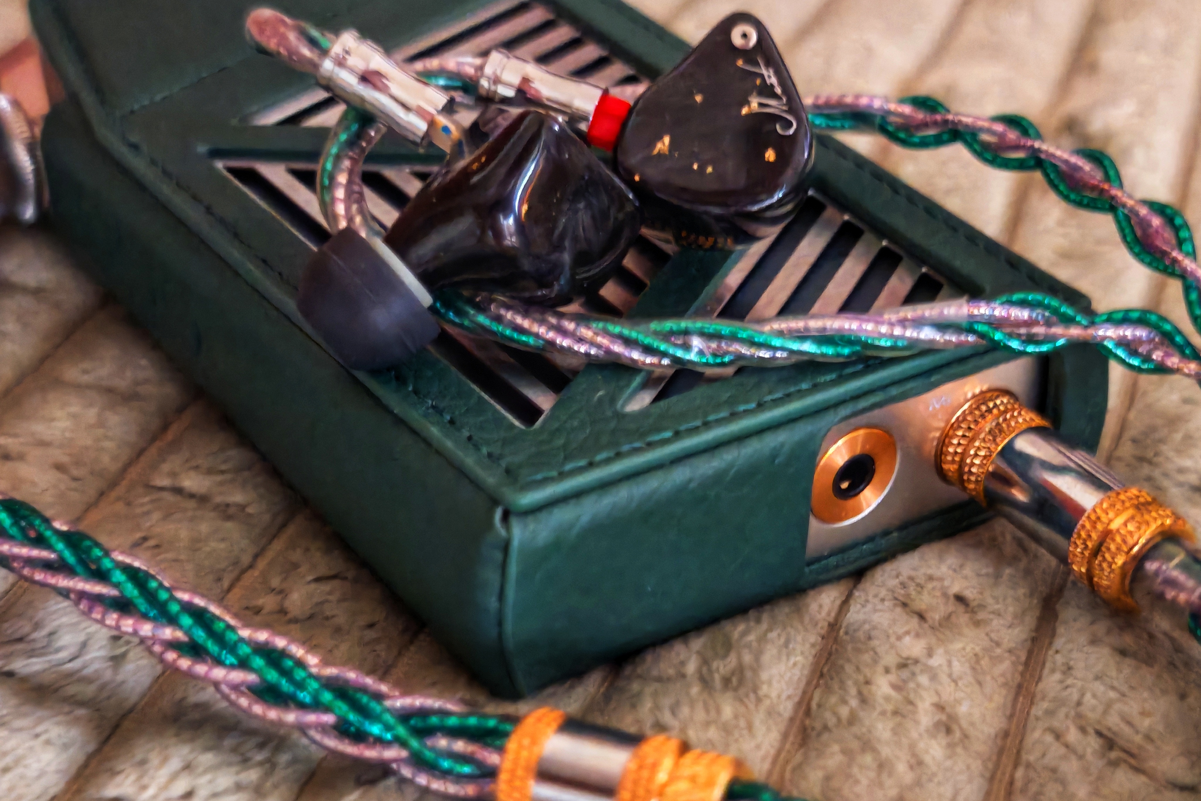 16 Rig Back Pictures of Your Portable Rig (part XVI) | Page 2659 | Headphone ...