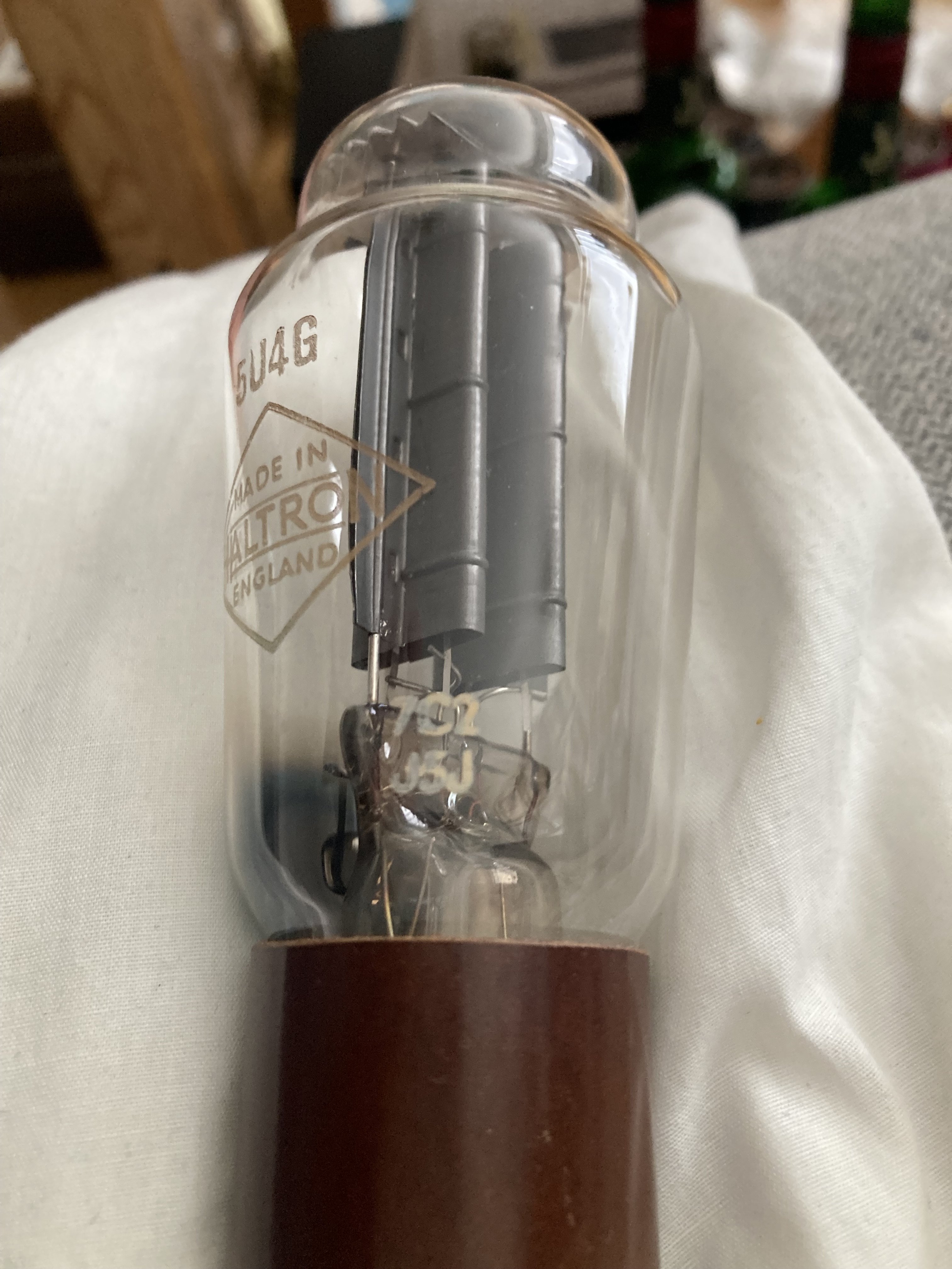 Dubstep Girl's Massive 5AR4/5R4/5U4G Rectifier Review/Comparison