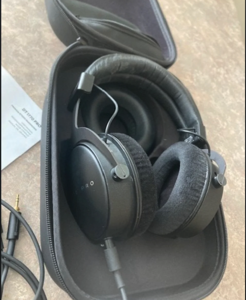 beyerdynamic DT1770pro 中古 Amazon.com: beyerdynamic DT 1770 PRO MKII Wired Over-Ear