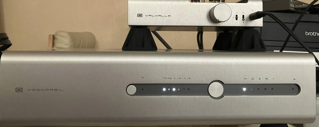 Sold: Schiit Yggdrasil Yggy OG A2 Analog 2 DAC - Unison USB | Headphone ...