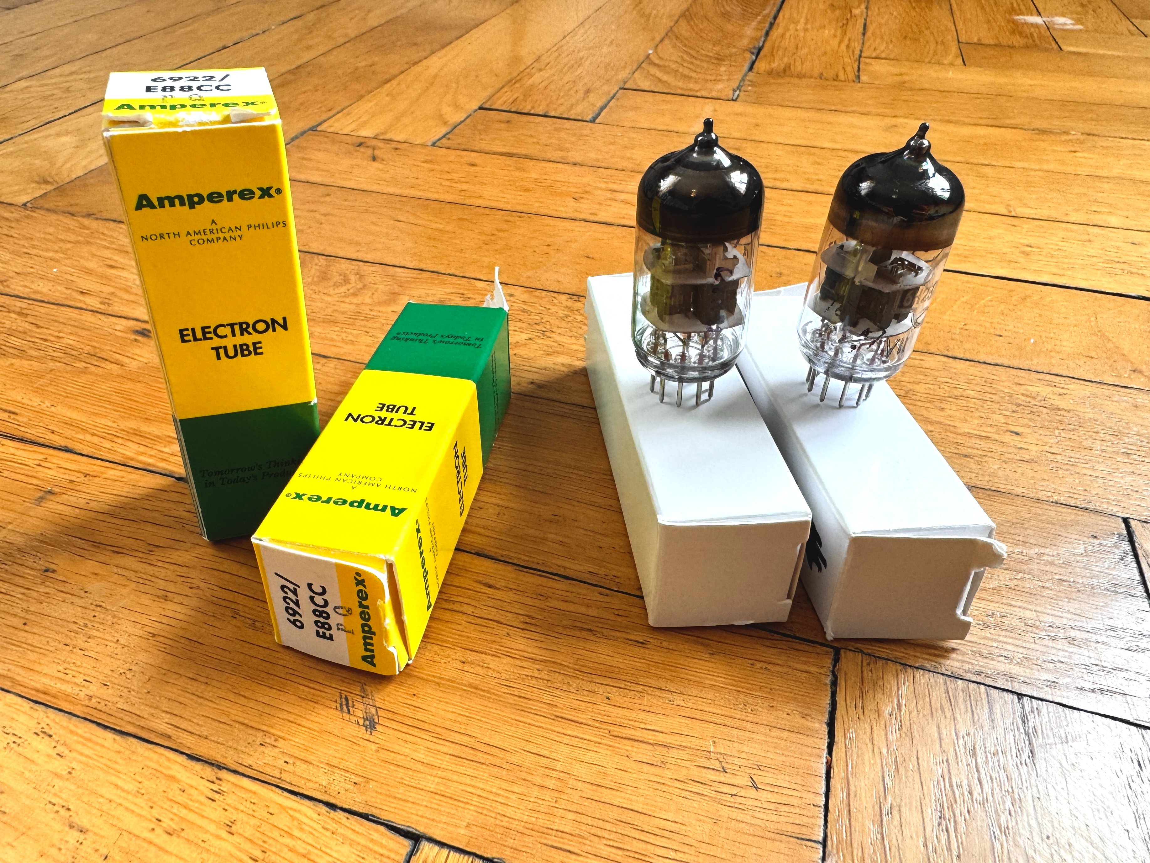 Lab12 Pre1 Tube Preamp + Lab12 AC1 Power Cable [EU] | Headphone Reviews ...