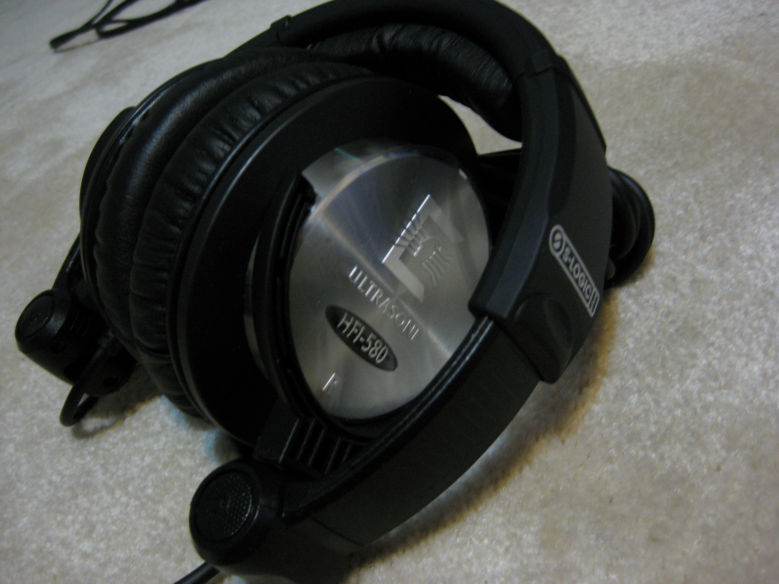 Ultrasone HFI-580 Unboxing and First Impressions | Headphone