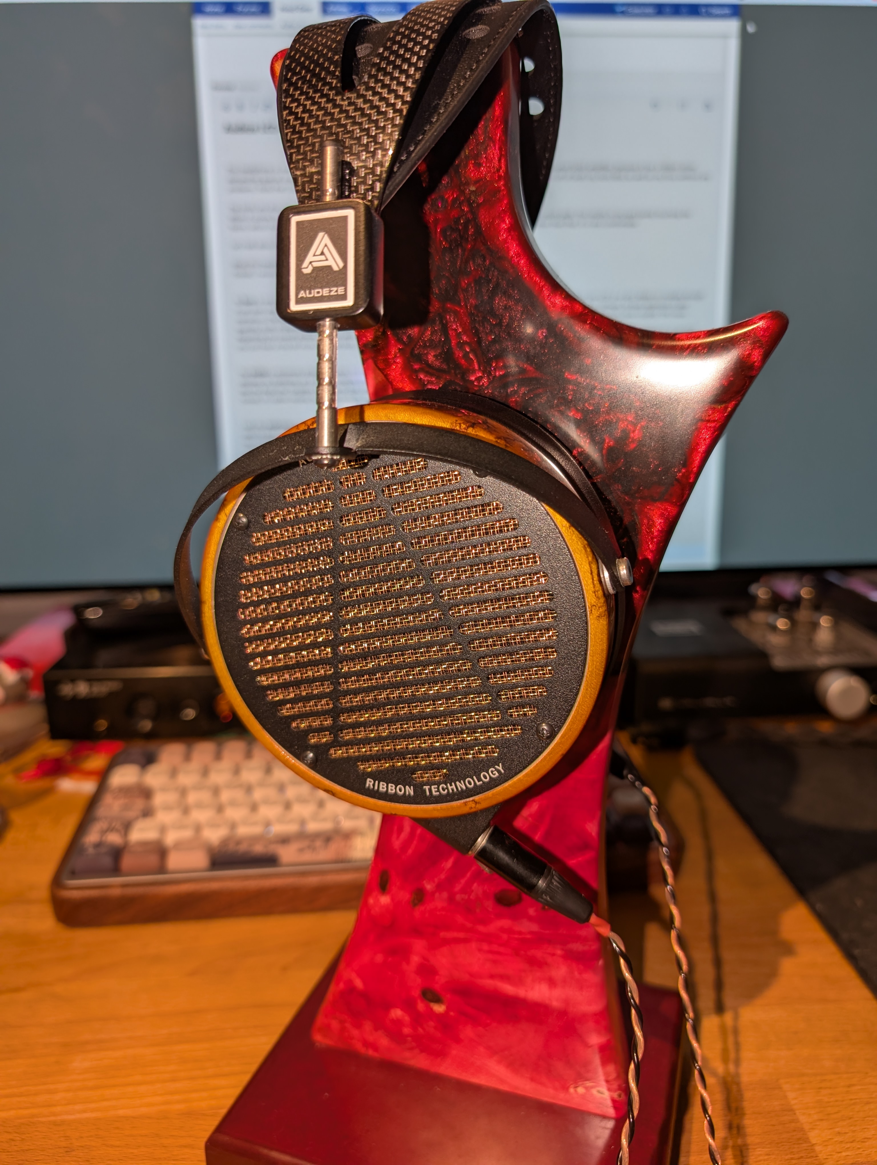 Audeze LCD-R + Schiit Jotunheim A | Headphone Reviews and