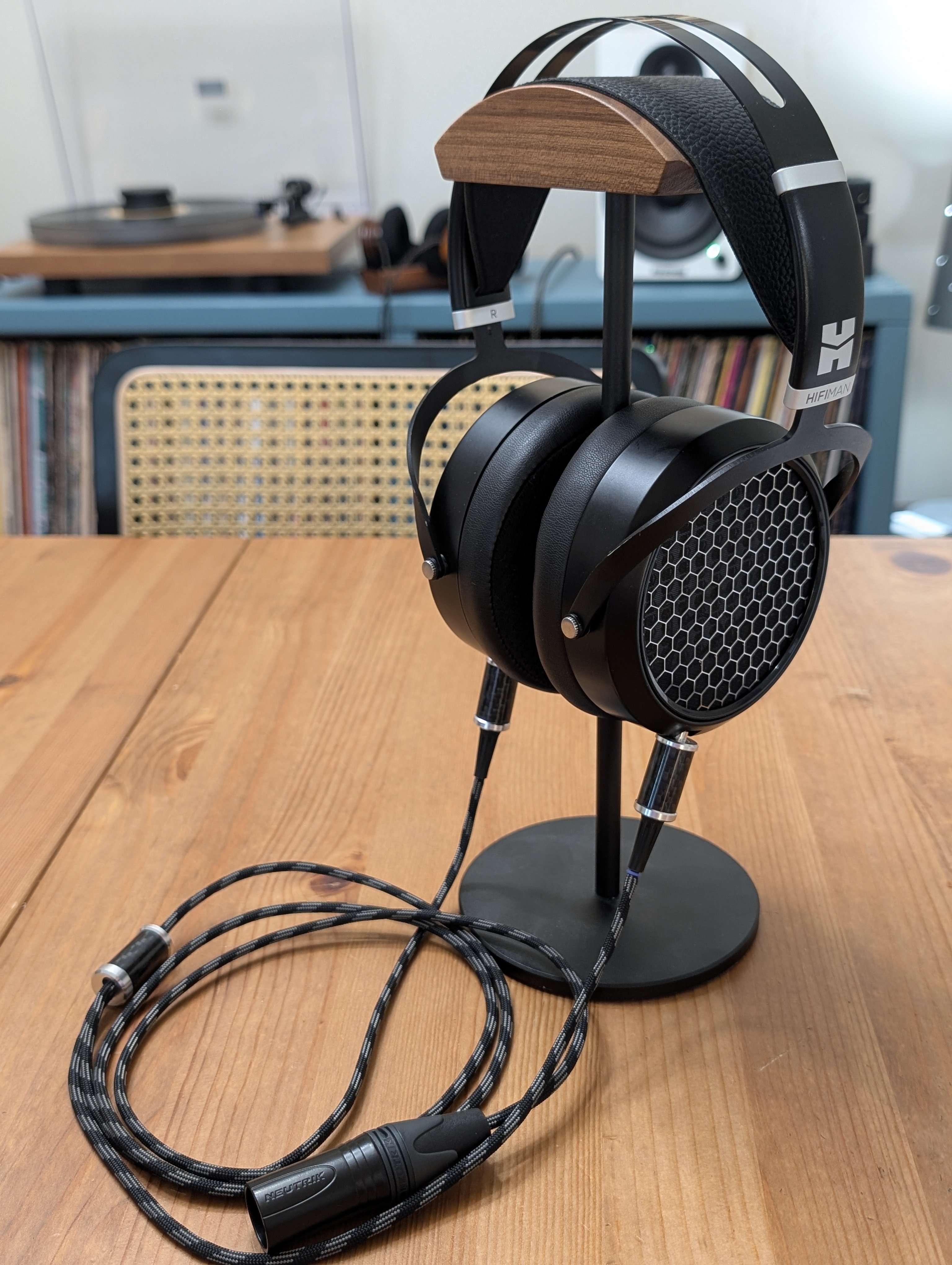 Hifiman HE6se (Grill mod, aftermarket and stock cables included