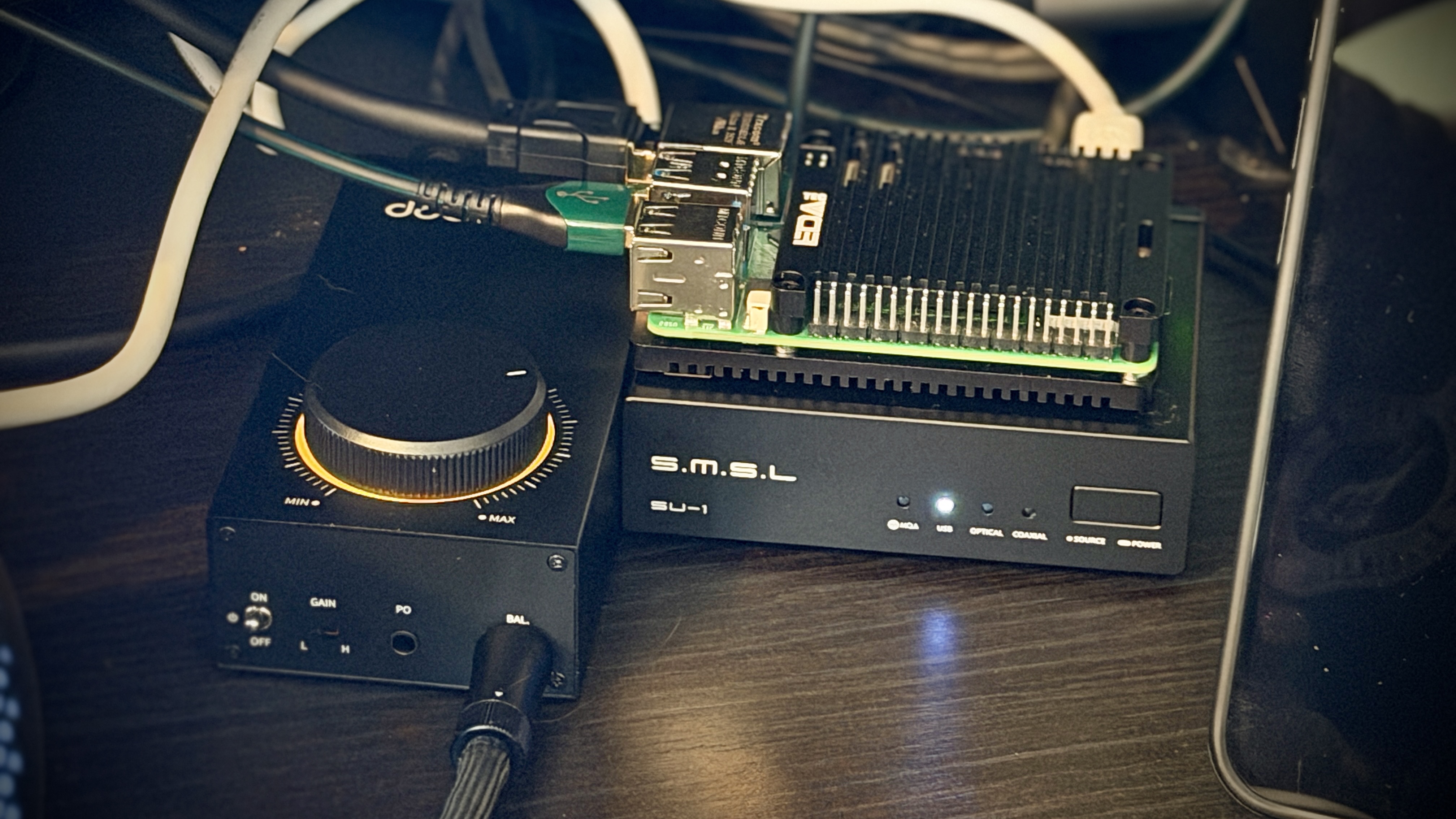 4600mW+4600mW—Desktop Headphone Amplifier FIIO x JadeAudio GIGAS 1 is ...