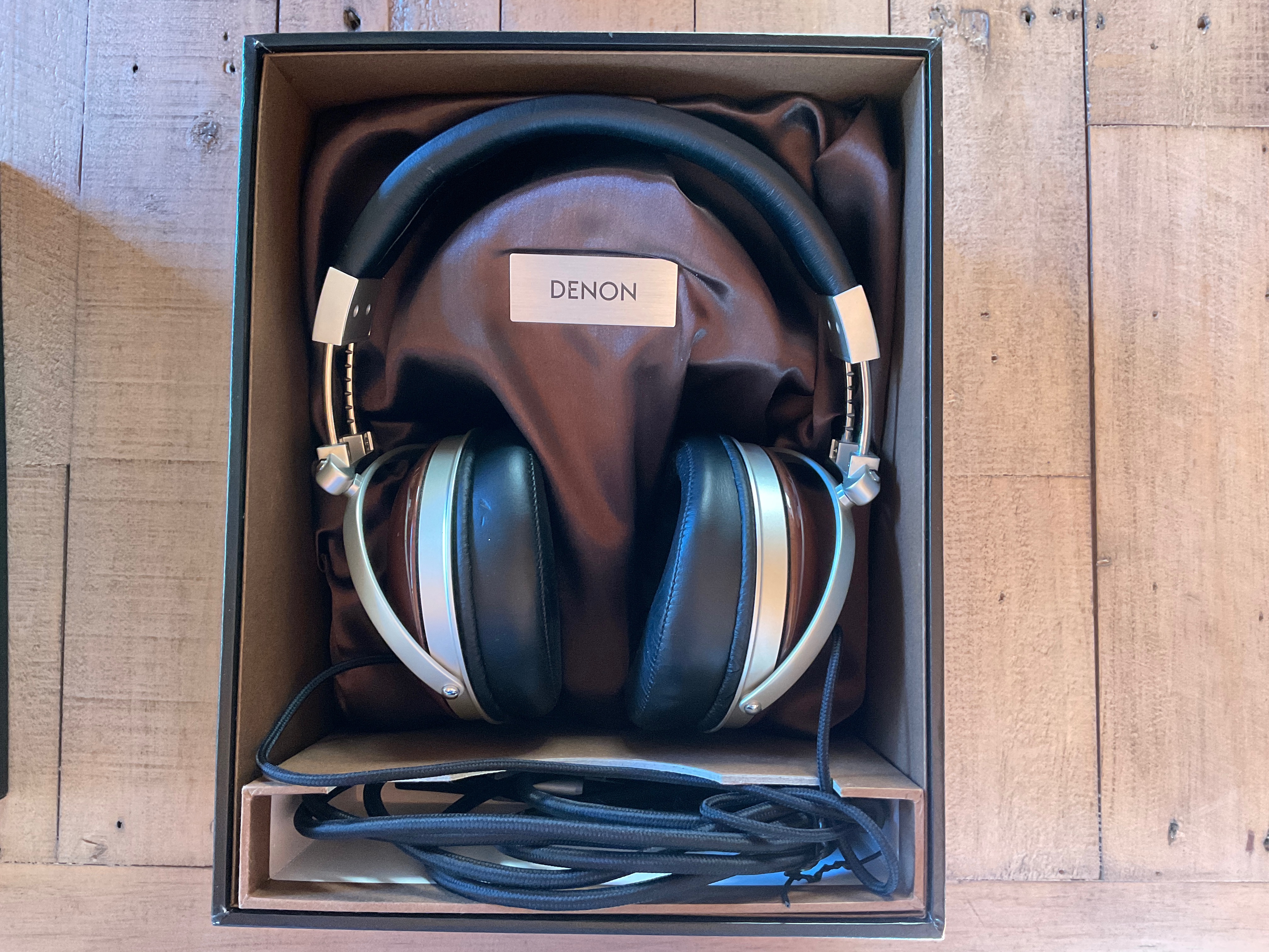 Vintage headphones Denon AH-D7000 | Headphone Reviews and