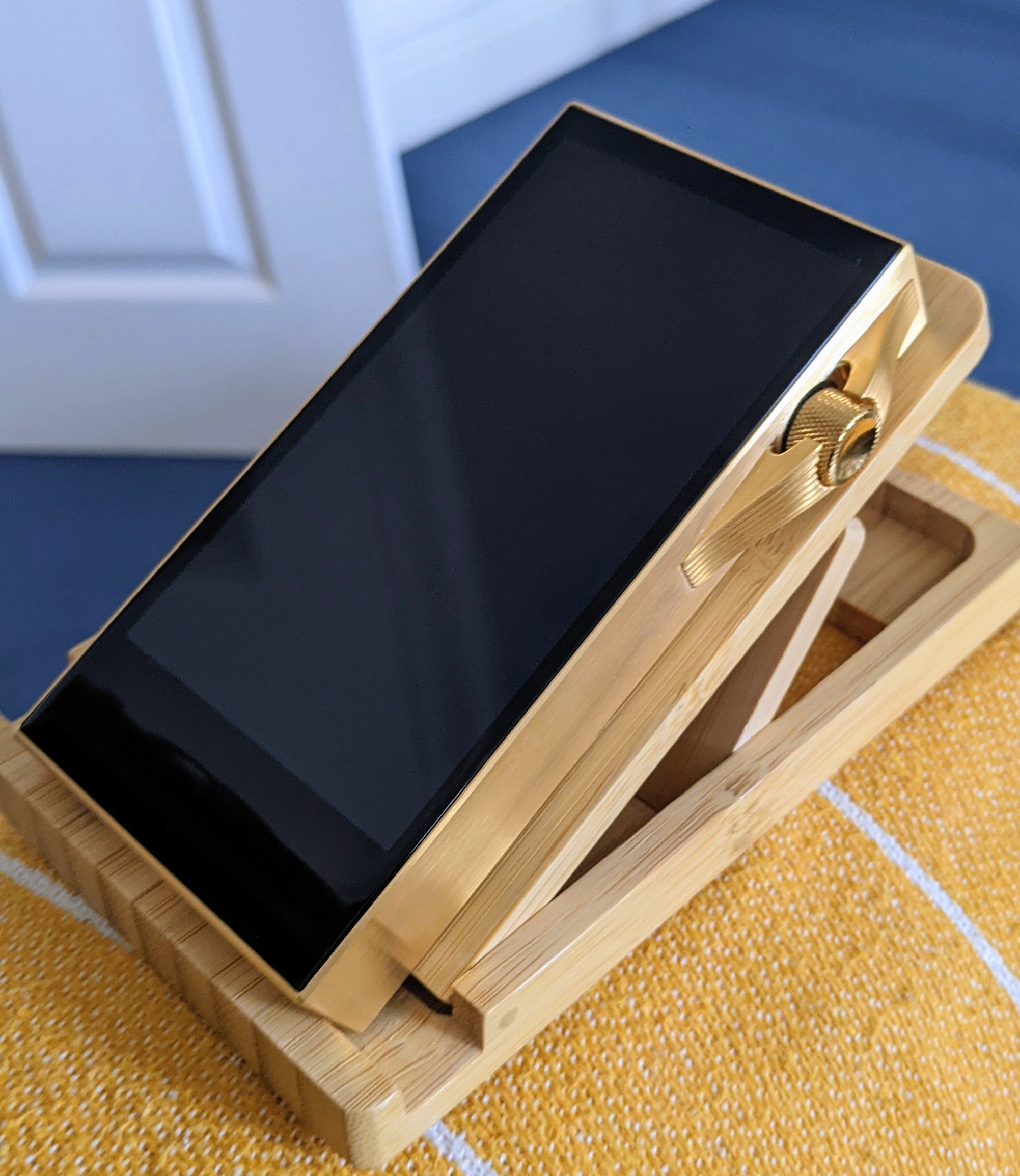 Sold: Astell&Kern SA700 Vegas Gold | Headphone Reviews and