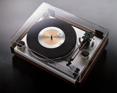 Yamaha PF-1000/800 Turntable