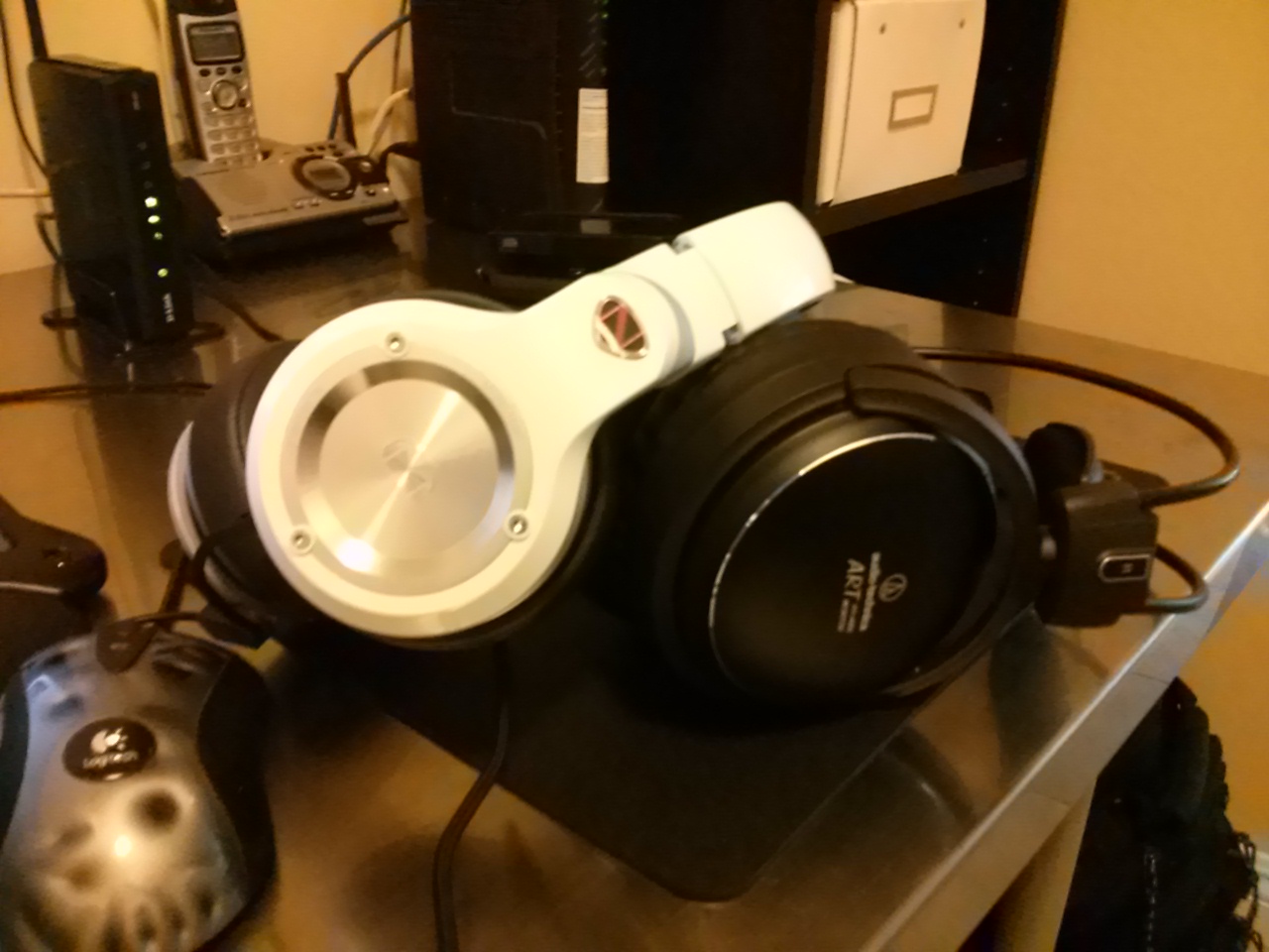 ヘッドホン Monster NCredible N-Pulse Monster ncredible n-Pulse