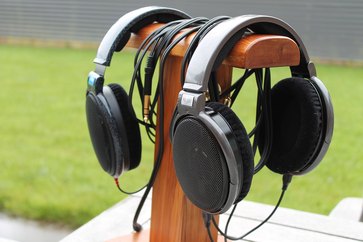 COMPARISON / REVIEW (Part Deux) A tale of two Sennheisers HD600 vs