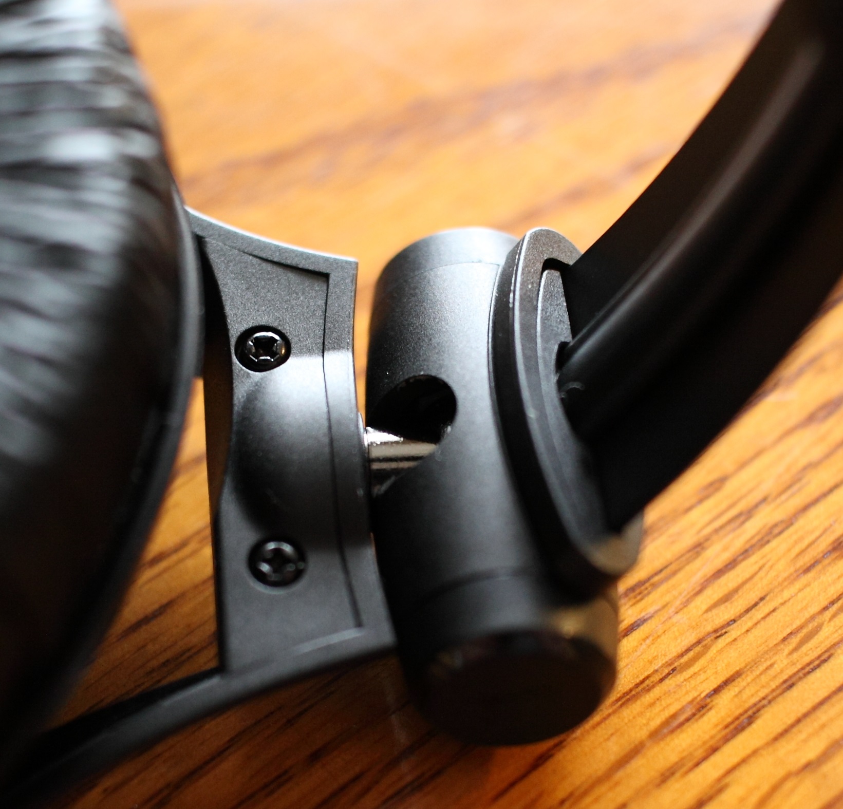 Sennheiser HD 380 PRO Headphones - Reviews | Headphone Sennheiser HD 380 PRO Headphones - Reviews | Headphone
