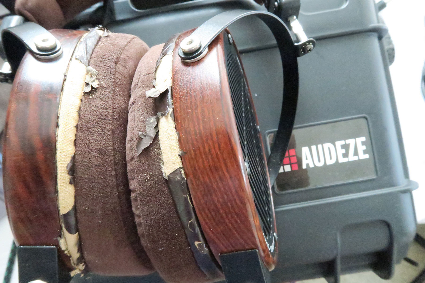 Audeze LCD-2 leather is peeling off 