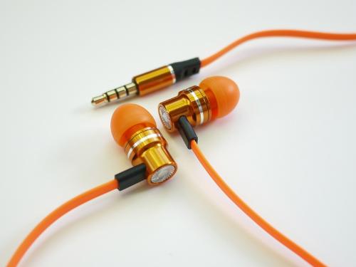 PumpAudioEarphones.jpg