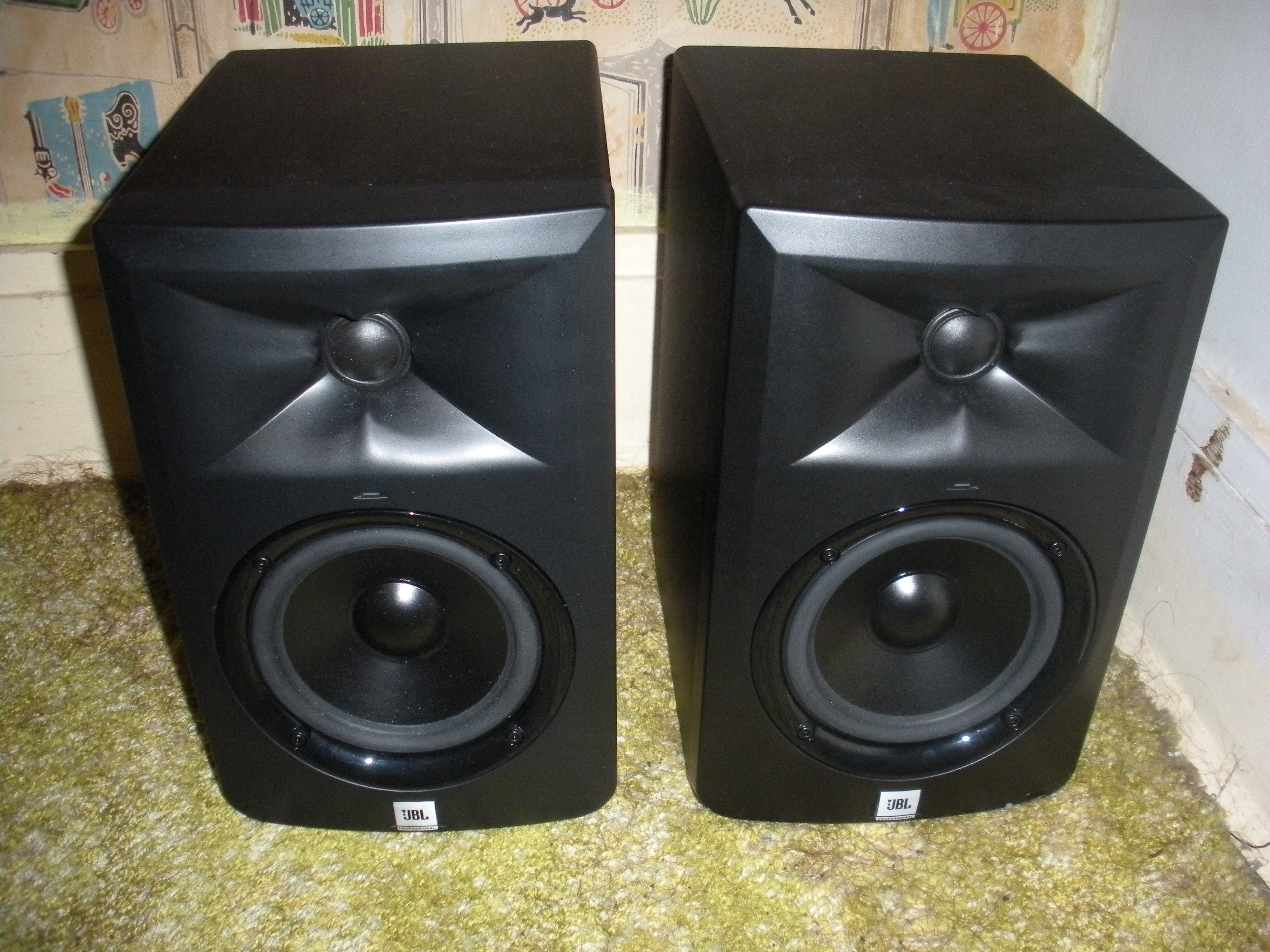 jbl lsr305 stands